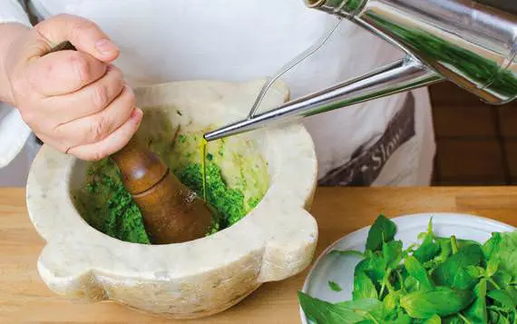 Pesto al mortaio