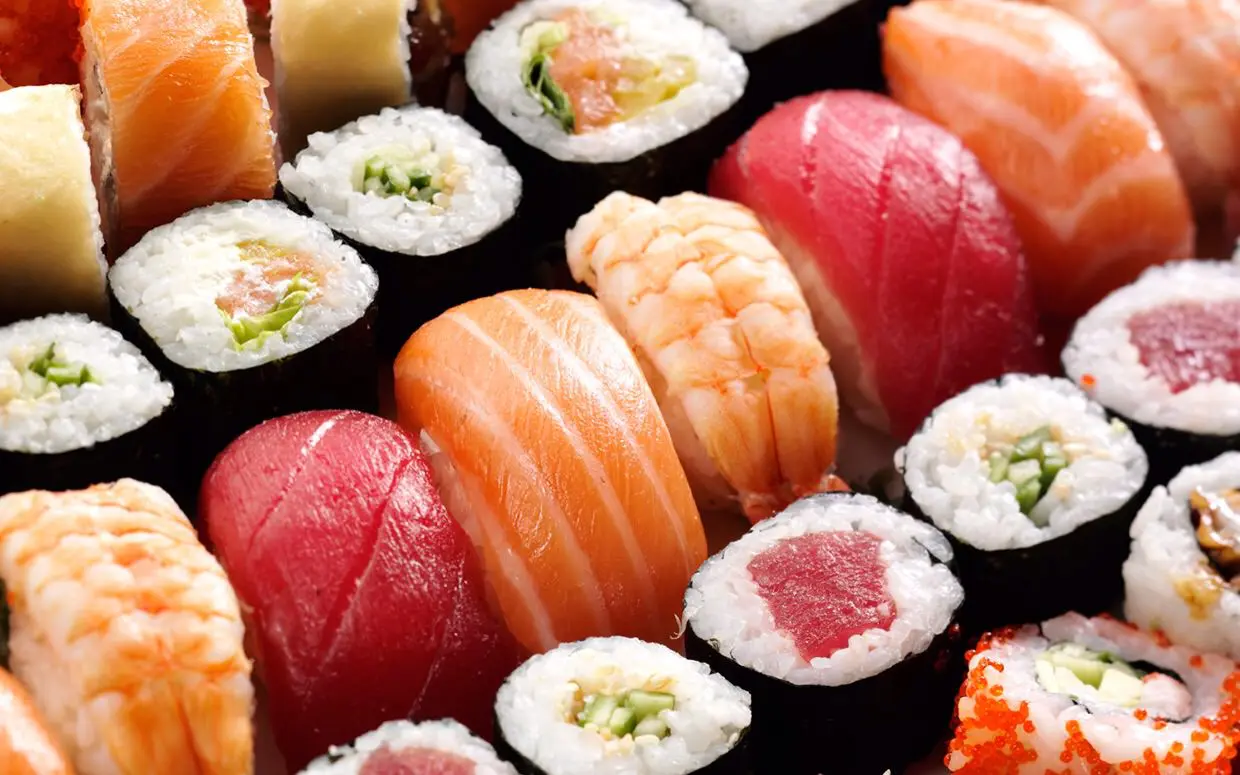 come si mangia il sushi?