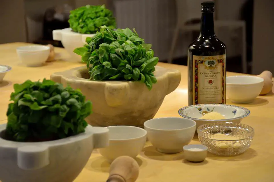 , pesto genovese,pesto gatafin,IL pesto di Zeffirino, Pesto genovese: tutto quello che c'è da sapere e che forse non sapete.