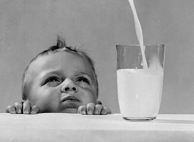 Tetrapak contenitore latte anni sessanta