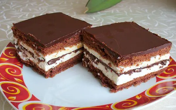 Torta Kinder in casa: è possbile realizzarla per gustose merende.