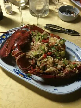 L'osteria della Collina è in via Cotella, in Valbisagno, e rappresenta una lieta sorpresa per chi non la consoce.