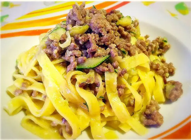 tagliatelle al ragu' bianco