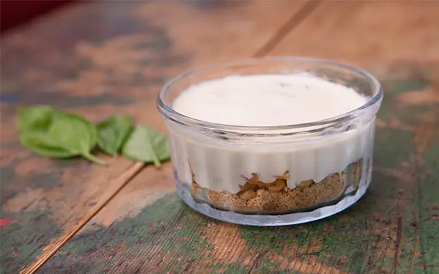 tiramisù pesche e basilico