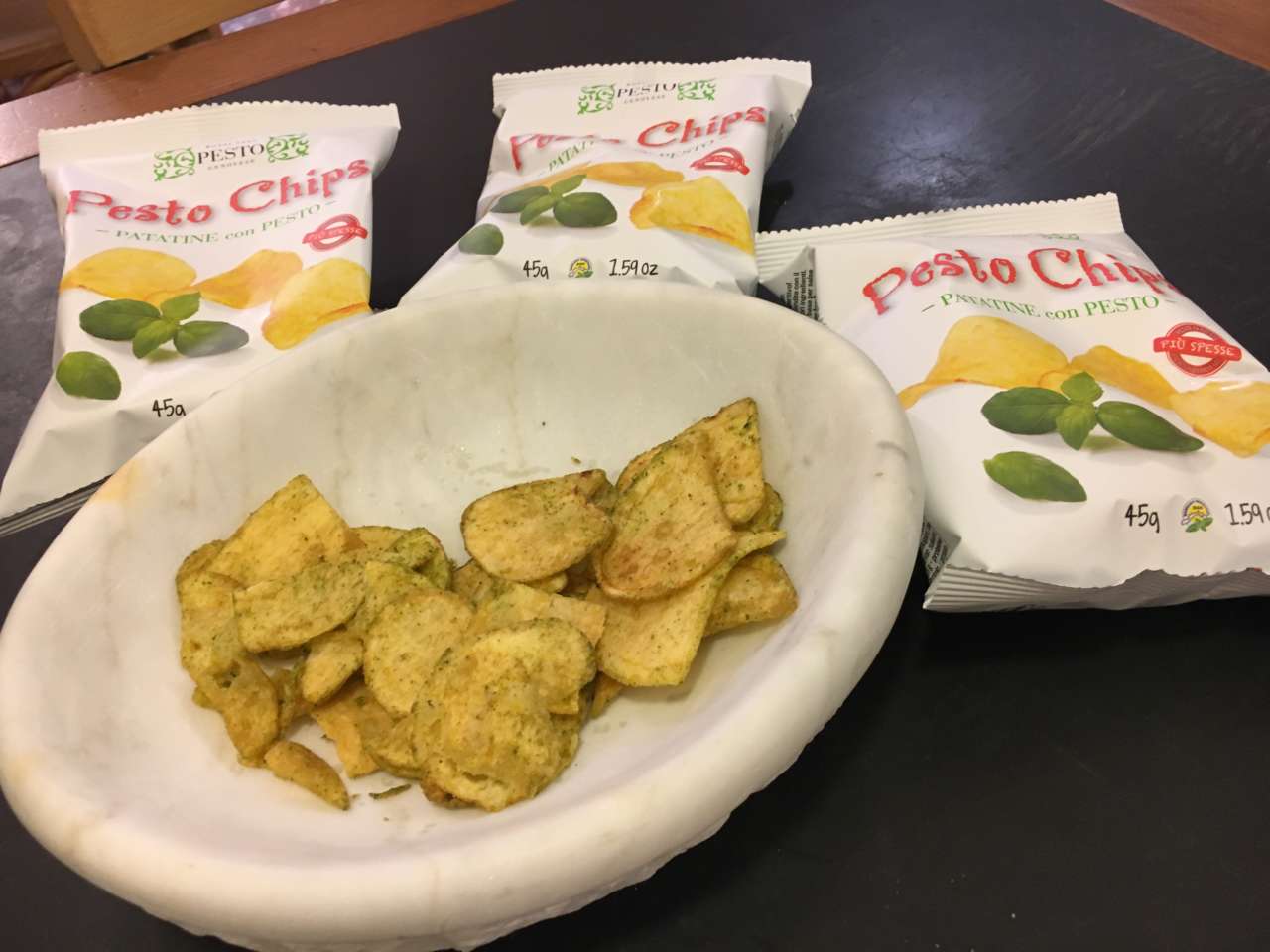 patatine al pesto