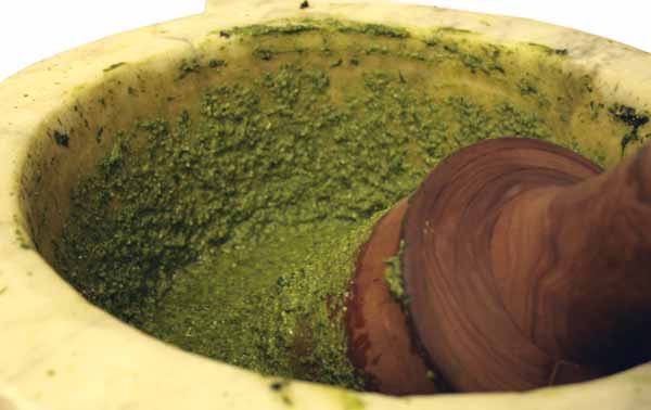 Storia del pesto