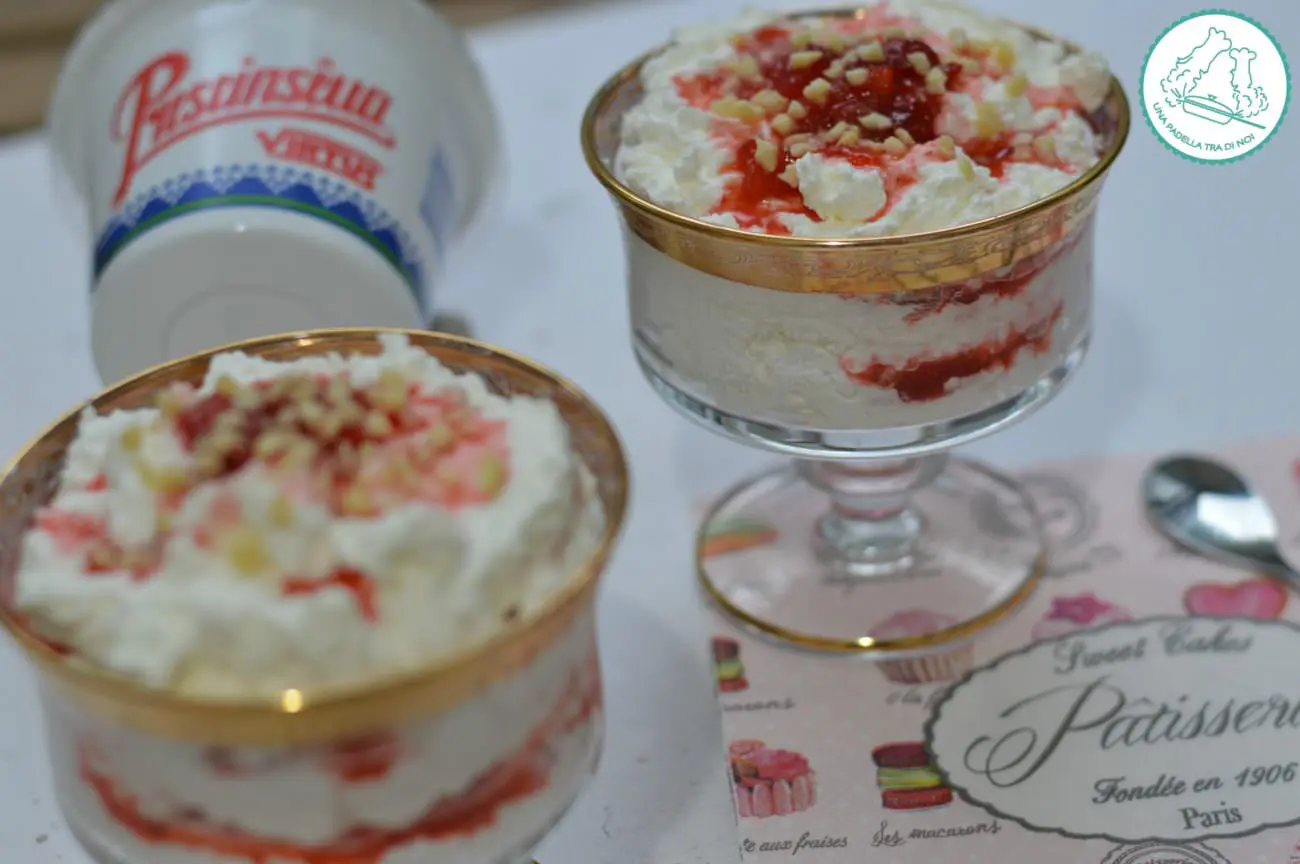 coppa dolce fragole e prescinseua