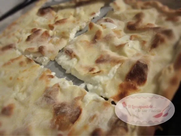focaccia al formaggio
