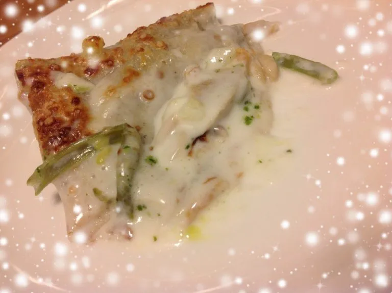 crespelle con pesto e besciamella
