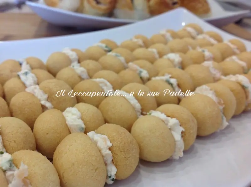 Baci di dama al salmone