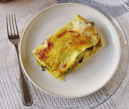 Lasagne al forno con l'asparago violetto di Albenga