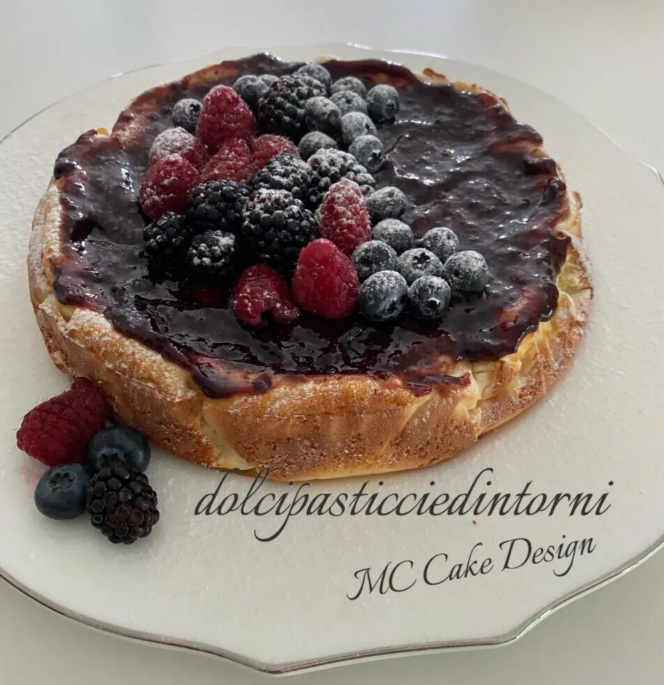 Tprta morbida Veloce e golosa, questa torta  morbida Prescinsêua e frutti di bosco