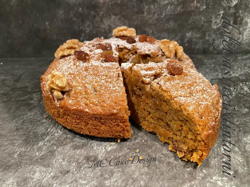 Torta di farro, carote e noci