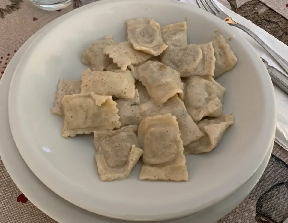 ravioli con salsa di noci